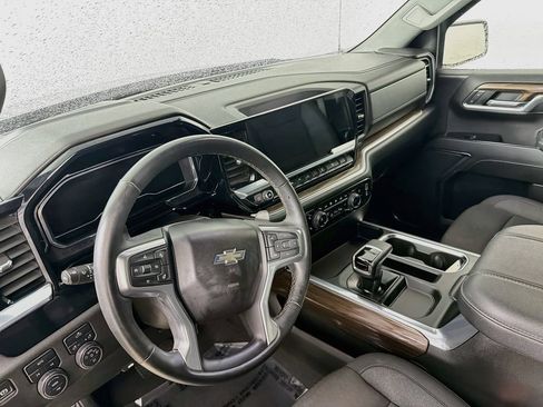Used 2024 Chevrolet Silverado 1500 RST AWD/4WD image 9