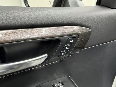Used 2026 Toyota Highlander Platinum AWD/4WD image 11