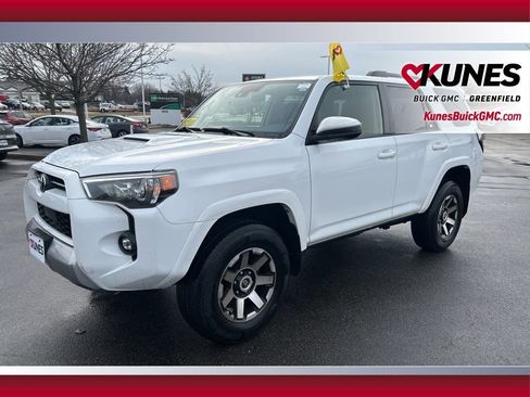 Used 2024 Toyota 4Runner TRD Off-Road image 10