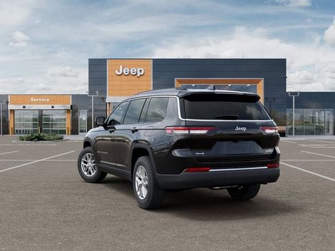 Used 2025 Jeep Grand Cherokee L Laredo w/ Luxury Tech Group I AWD/4WD image 3