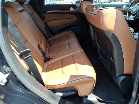 Used 2013 Jeep Grand Cherokee Overland w/ Advance Technology Group AWD/4WD image 28