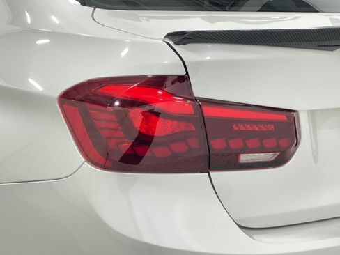 Used 2017 BMW 340i xDrive Sedan AWD/4WD image 32