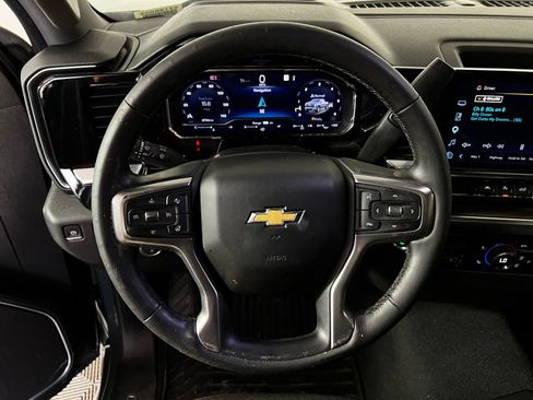 Used 2025 Chevrolet Silverado 1500 LT AWD/4WD image 9