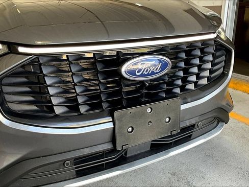 Used 2024 Ford Escape Platinum AWD/4WD image 32