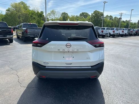 Used 2023 Nissan Rogue SV w/ SV Premium B Package FWD image 4