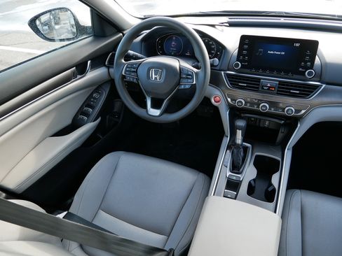 Used 2019 Honda Accord LX image 9