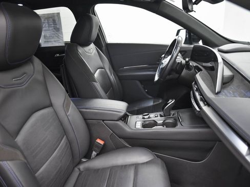 Used 2024 Cadillac XT4 Sport image 15