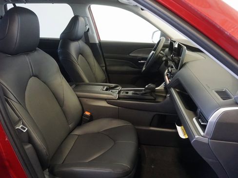 New 2026 Toyota Grand Highlander XLE image 25