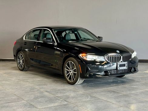 Used 2019 BMW 330i xDrive Sedan w/ Driving Assistance Package image 3