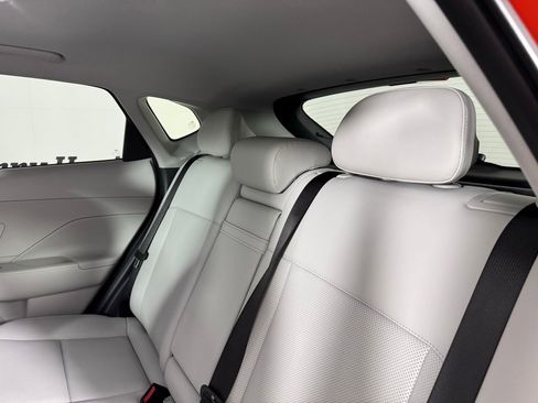 Used 2025 Hyundai Kona Limited image 34