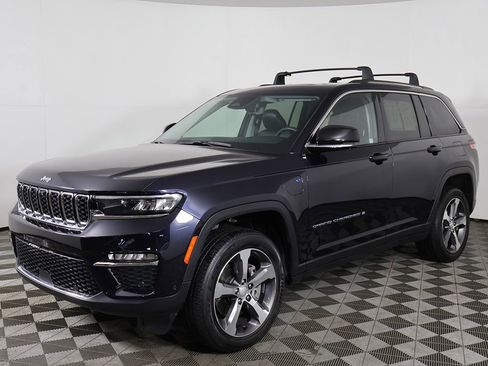 Used 2022 Jeep Grand Cherokee Limited 4xe w/ Luxury Tech Group II AWD/4WD image 13