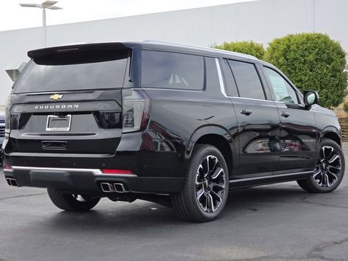 New 2026 Chevrolet Suburban High Country image 23