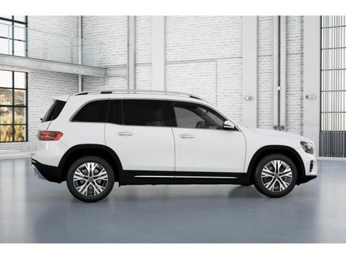 Certified 2025 Mercedes-Benz GLB 250 image 16