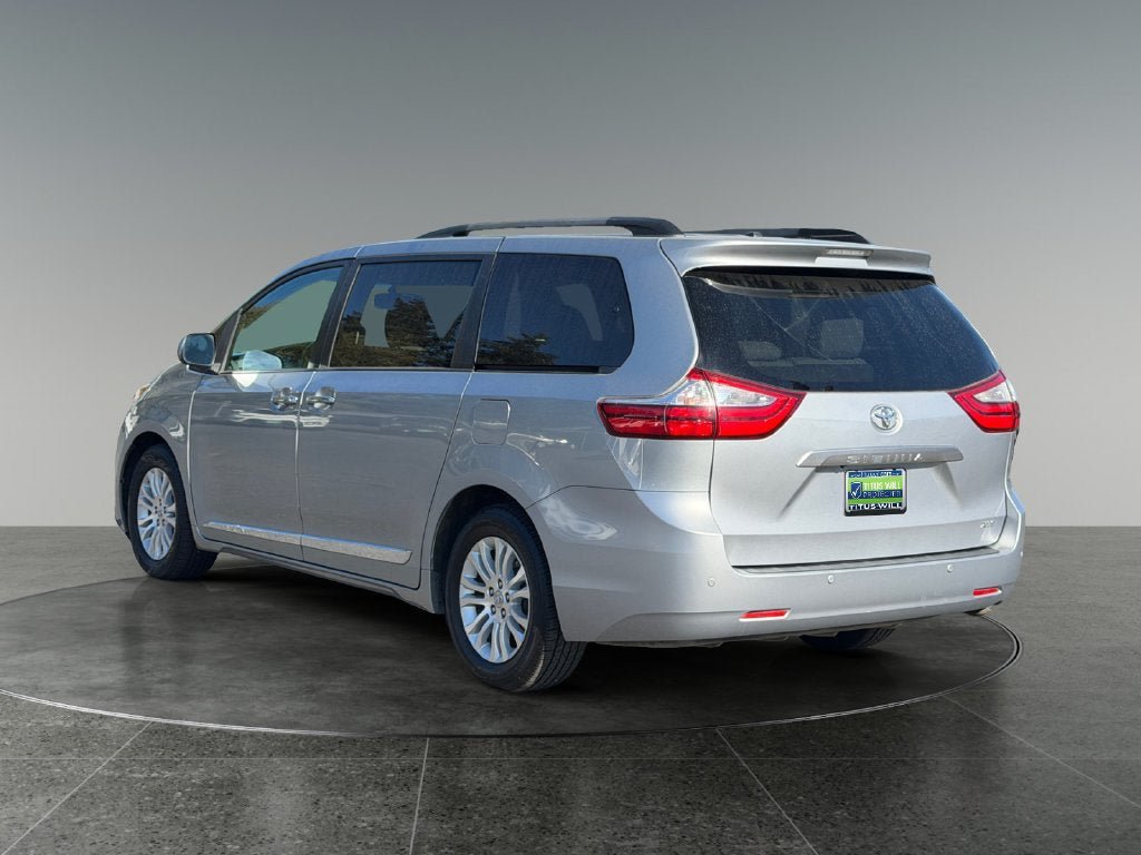 Used 2017 Toyota Sienna XLE w/ XLE Navigation Package FWD image 8