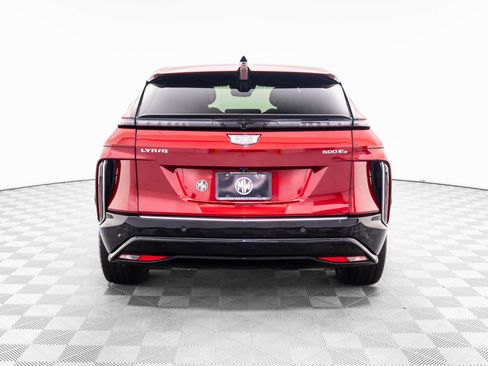 Certified 2024 Cadillac Lyriq Luxury image 7