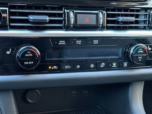 New 2025 Nissan Pathfinder SV image 17