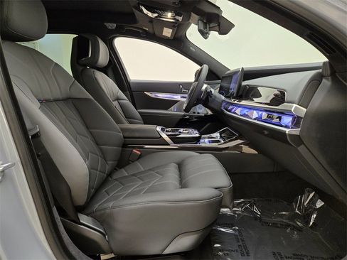 Used 2025 BMW 760i xDrive 760i xDrive image 26