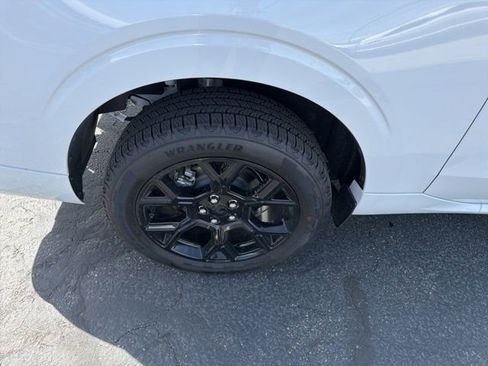 New 2025 Ford Maverick Lobo AWD/4WD image 35