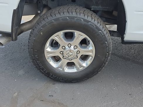 Used 2024 RAM 2500 Big Horn AWD/4WD image 17