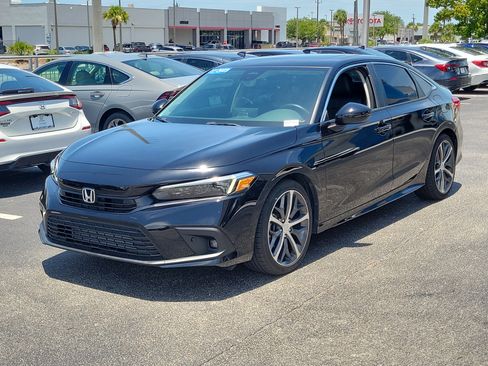 Used 2023 Honda Civic Touring image 4