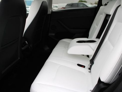 Used 2023 Tesla Model Y Performance AWD/4WD image 32