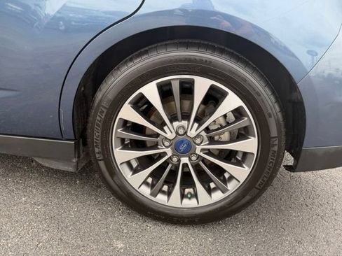 Used 2018 Ford C-MAX Titanium FWD image 14