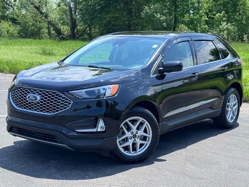 Certified 2024 Ford Edge SEL w/ Convenience Package AWD/4WD image 2