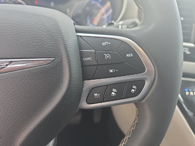 Used 2022 Chrysler Pacifica Touring-L FWD image 20