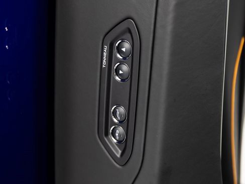 Used 2025 McLaren Artura Spider image 26