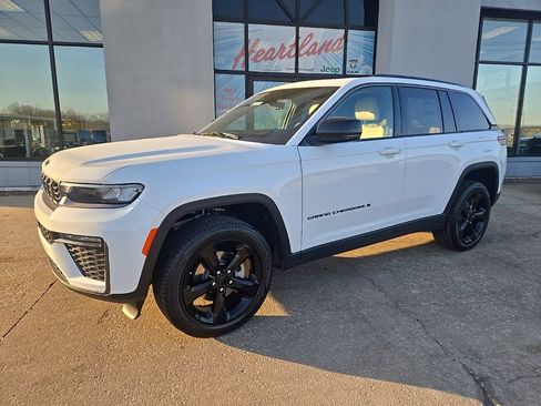 New 2026 Jeep Grand Cherokee Limited AWD/4WD image 3