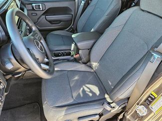 New 2025 Jeep Gladiator Sport video 4