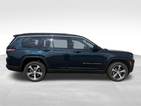 New 2026 Jeep Grand Cherokee L Limited w/ Trailer Tow Package AWD/4WD image 20