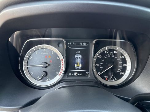 Certified 2017 Nissan Titan SV image 41
