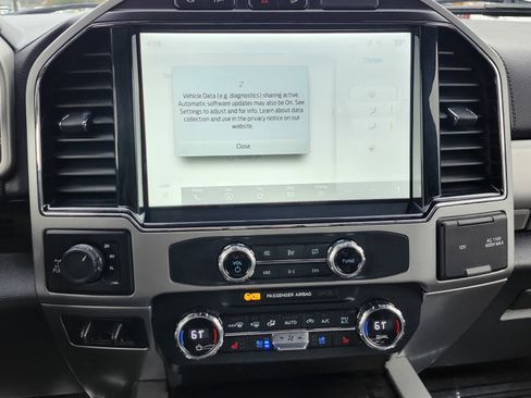 Used 2022 Ford F350 Lariat w/ Chrome Package image 27