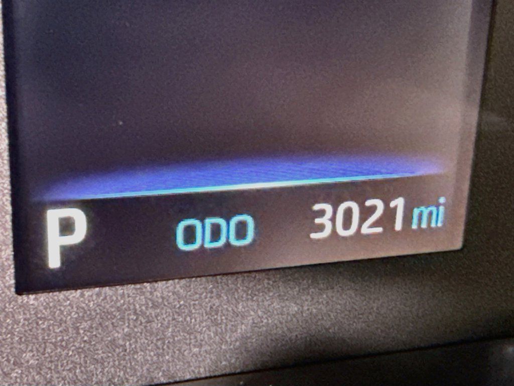 Certified 2025 Toyota Corolla LE AWD/4WD image 5