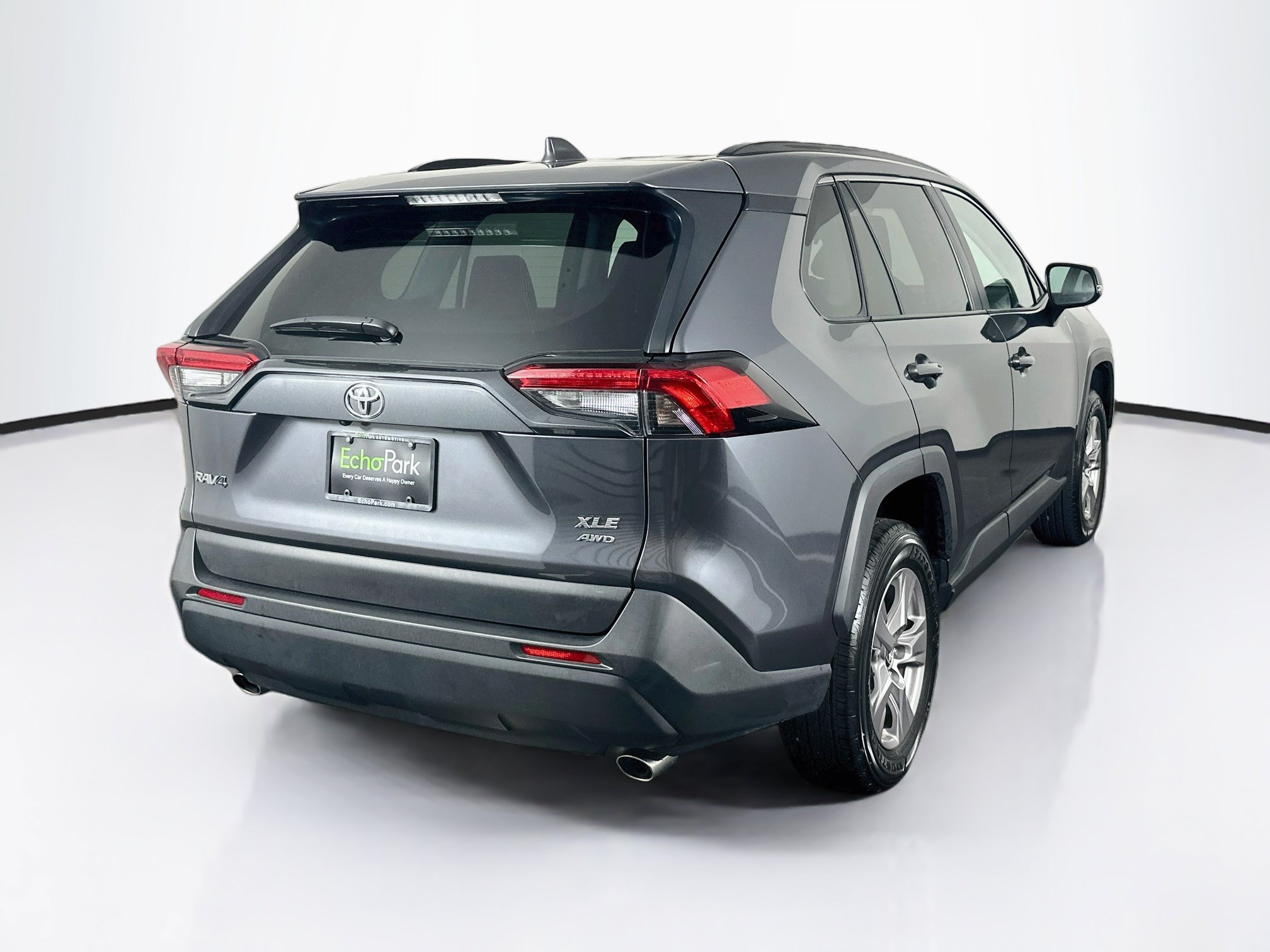 Used 2025 Toyota RAV4 XLE AWD/4WD image 9
