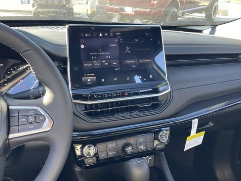 New 2026 Jeep Compass Latitude image 26