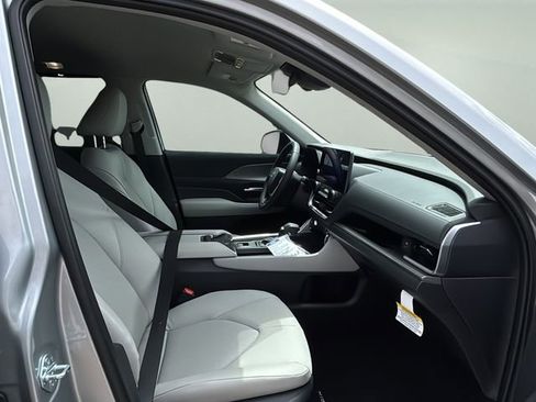 New 2026 Toyota Grand Highlander AWD image 11
