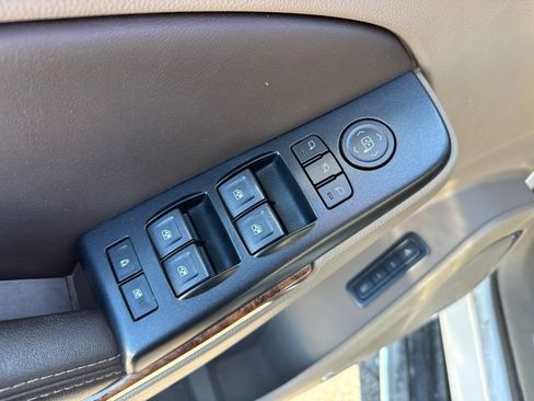 Used 2015 Chevrolet Suburban LTZ AWD/4WD image 19