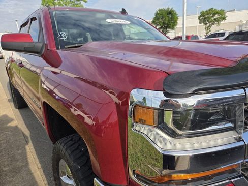 Used 2018 Chevrolet Silverado 1500 LT w/ All Star Edition image 9