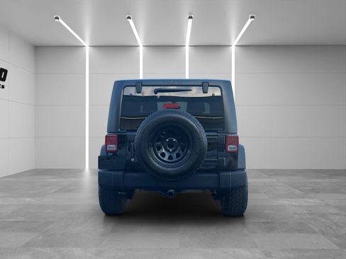 Used 2018 Jeep Wrangler Sport w/ Connectivity Group AWD/4WD image 5