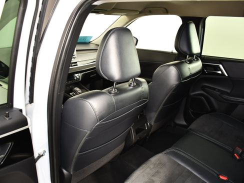 Used 2022 Mitsubishi Outlander SE AWD/4WD image 46