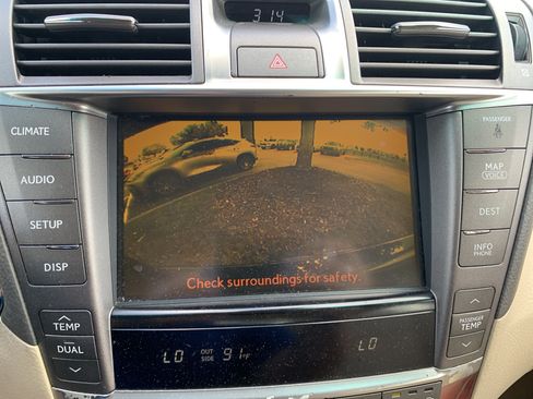 Used 2012 Lexus LS 460 w/ Comfort Pkg RWD image 25