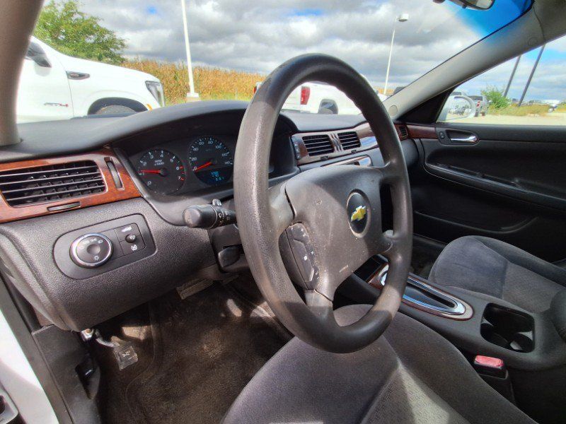Used 2011 Chevrolet Impala LS FWD image 9