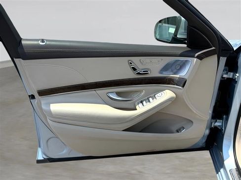 Used 2018 Mercedes-Benz S 560 Sedan image 28