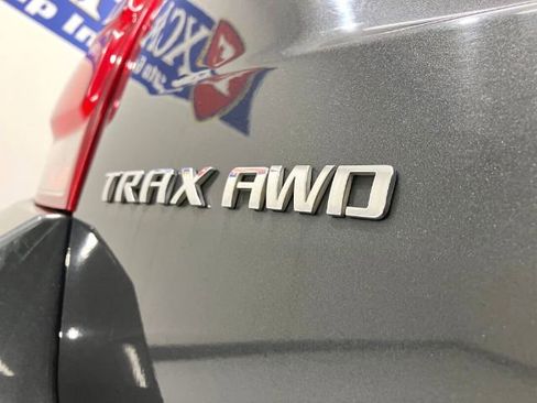 Used 2018 Chevrolet Trax LT w/ LT Convenience Package image 14