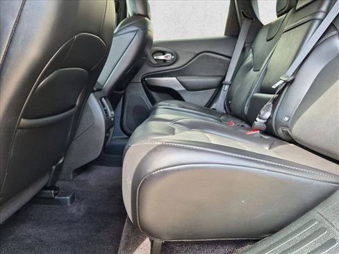 Used 2019 Jeep Cherokee Limited AWD/4WD image 19