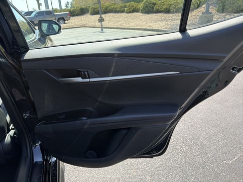 Used 2025 Toyota Camry SE image 16