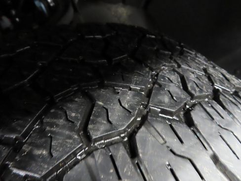 Used 2025 GMC Sierra 2500 SLT image 8