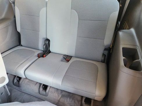 Used 2020 Chevrolet Traverse LT image 32